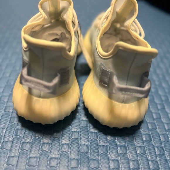 Yeezy Boost 350 v2 “Mono Ice” 8.5 Mens NWT and Box main image 8